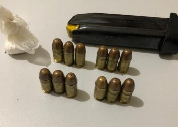 PRF prende homem por porte ilegal de acessório de arma de fogo e entorpecente