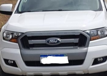 PRF recupera caminhonete roubada após sequestro relâmpago