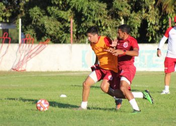 Waguinho Dias comanda primeiro treinamento técnico-tático da pré-temporada