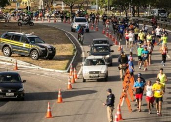 ‘Corrida da PRF’ vai interditar trânsito na BR-101 neste sábado; veja rotas alternativas