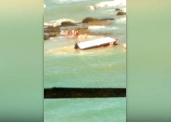 Lancha vira e cinco pessoas ficam feridas na Praia da Pipa, no RN