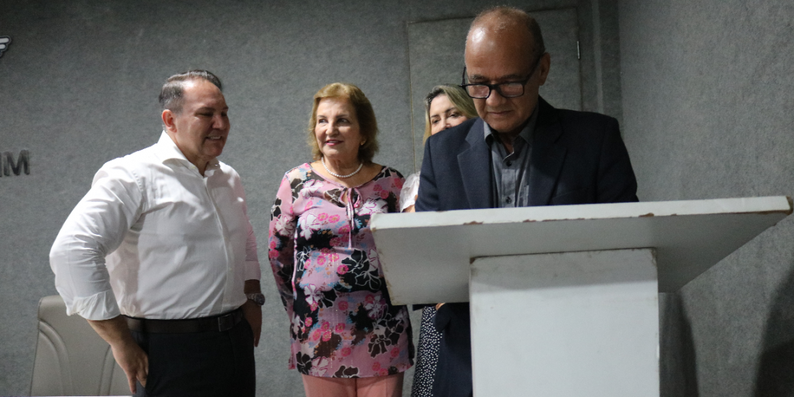Prefeito Taveira assina termo de parceria com Instituto Ayrton Senna