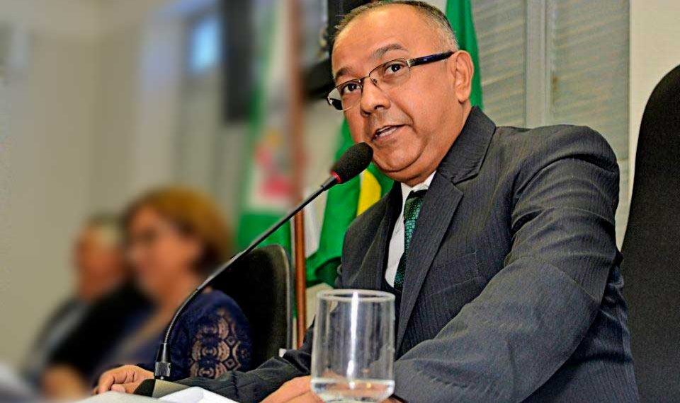 Ceará-Mirim: após farra de nomeações, MP entra com ação contra Ronaldo Venâncio