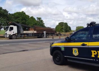 PRF realiza operação de fiscalização a veículos de cargas