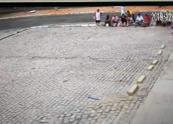 Criminosos fazem arrastão em frente à unidade de distribuição de medicamentos em Natal