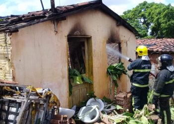 Incêndio atinge casa na Grande Natal