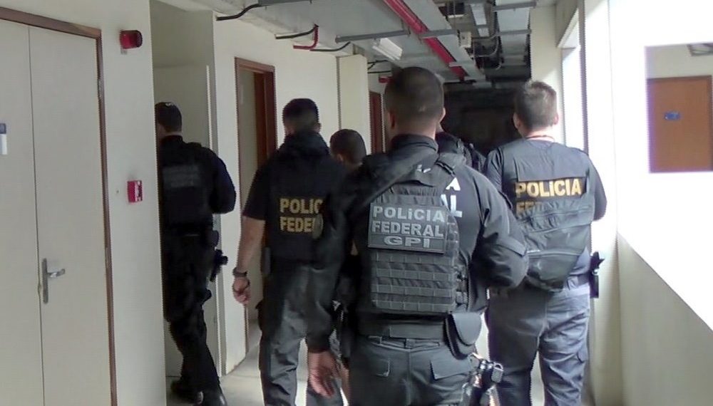 PF cumpre mandados em três Estados contra quadrilha que usava ônibus de turismo para traficar drogas