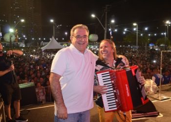 Prefeitura comemora 420 anos de Natal com grande público em shows da Árvore de Mirassol