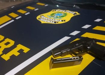 Procurado pela justiça é preso com arma e veículo roubado