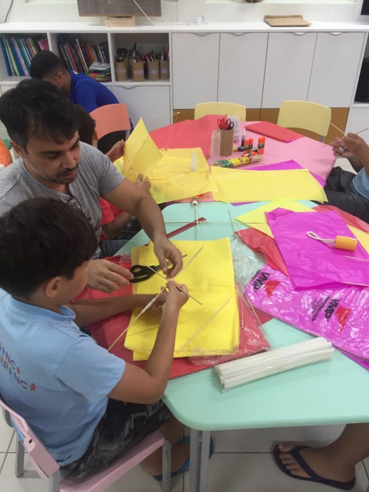 Crianças da Casa Durval Paiva farão revoada de pipas em Pirangi