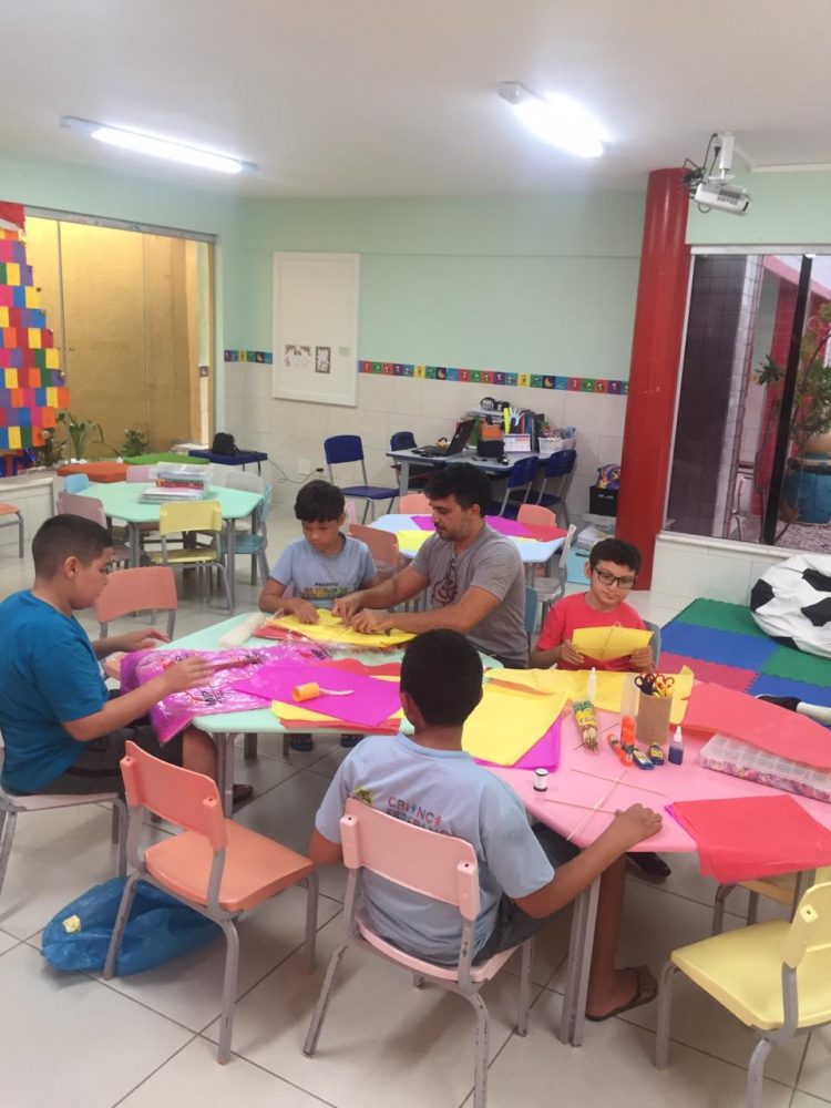 Crianças da Casa Durval Paiva farão revoada de pipas em Pirangi