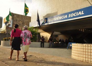 MP pede suspensão de contratação de militares para INSS