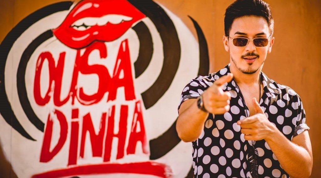 Cantor Robson Paiva lança clipe com Sheila Melo