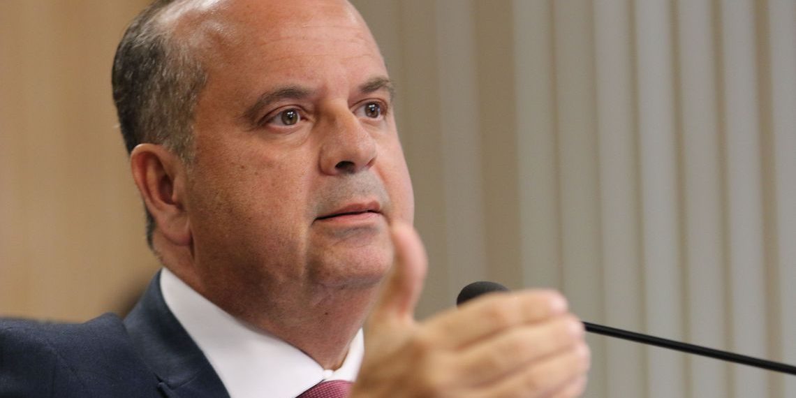 Governo contratará 7 mil militares para reforçar atendimento no INSS