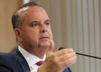 Governo contratará 7 mil militares para reforçar atendimento no INSS