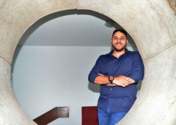 Professor municipal disputa prêmio com projeto de combate ao racismo