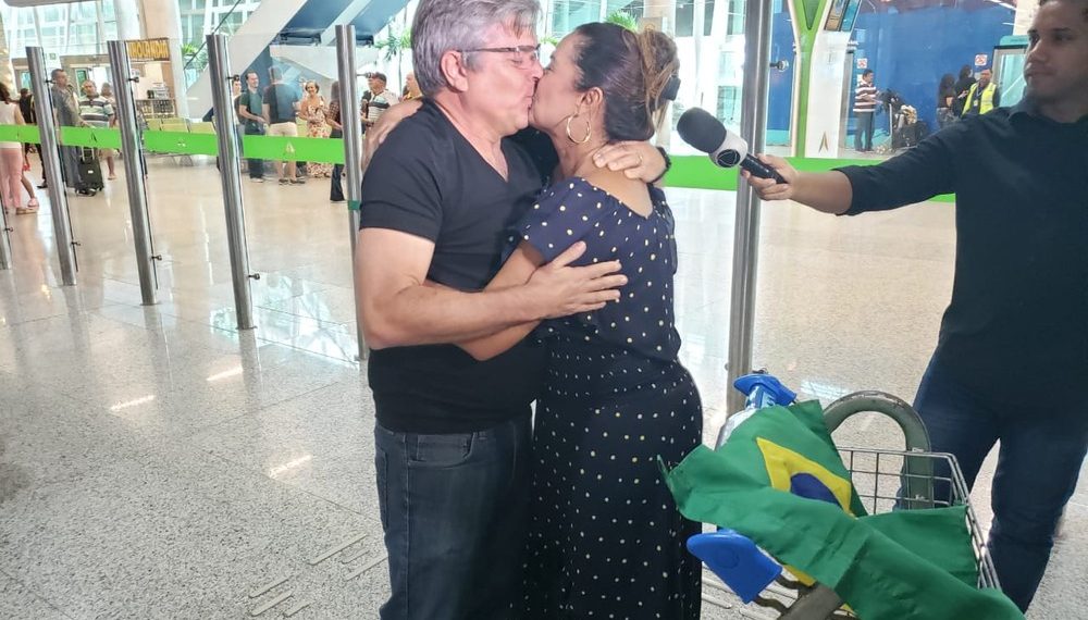 Repatriado de Wuhan desembarca em Natal e reencontra família após quarentena por coronavírus: ‘Sensação de alívio’