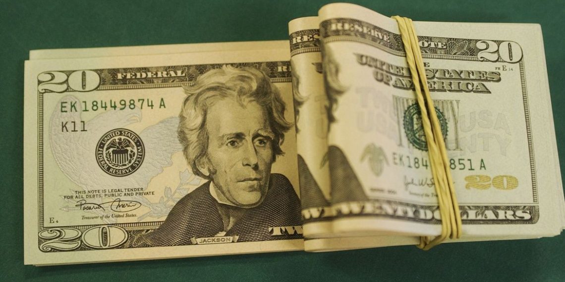 Dólar fecha a R$ 4,326, no maior nível desde criação do real