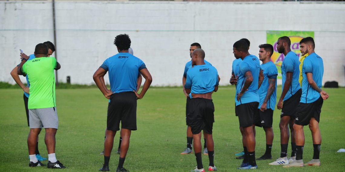 ABC: Francisco Diá relaciona 18 jogadores para desafio contra o Imperatriz/MA