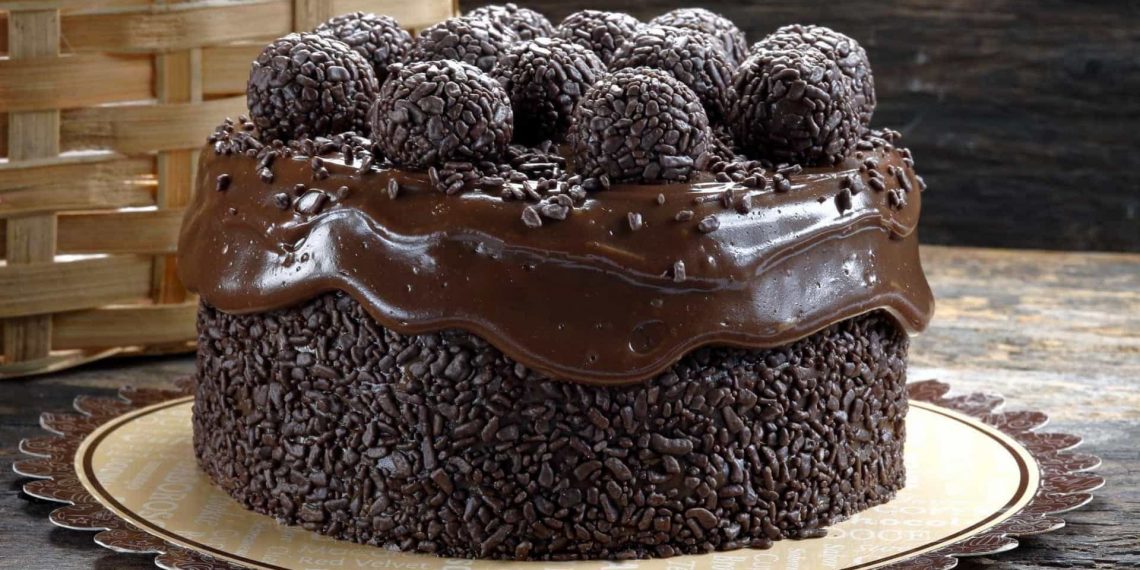 Como fazer um delicioso e prático Brigadeirão?