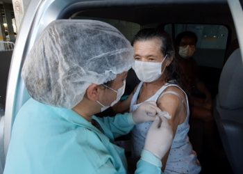 Natal imuniza 71 mil pessoas em 3 dias e vacinação é suspensa até o Governo Federal enviar nova remessa