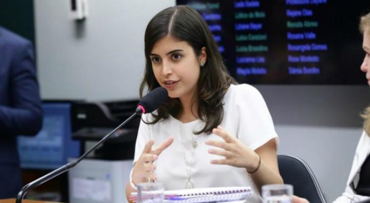 Tábata, absorventes “de graça”e mais uma mentira socialista populista