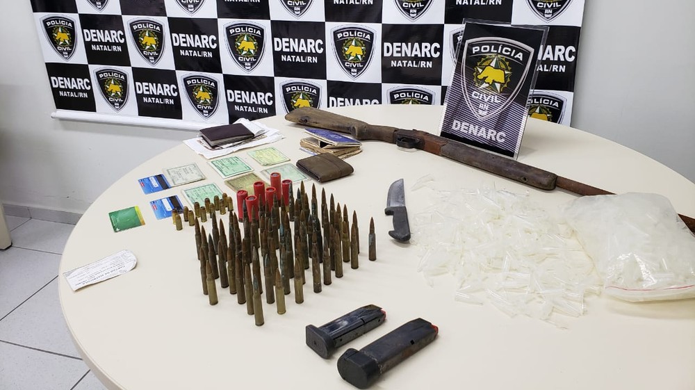 Polícia Civil apreende espingarda e 66 munições de fuzil em Natal