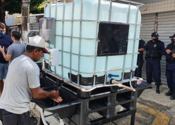 Prefeitura do Natal instala lavatório móvel na Feira do Alecrim