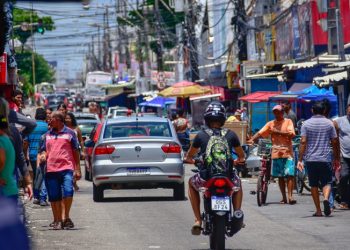 Mossoró determina abertura do comércio e obrigatoriedade do uso de máscaras
