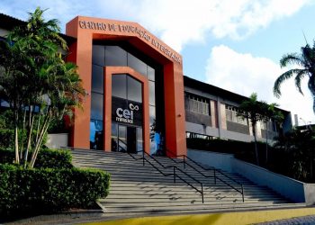 Alunos de duas das principais escolas de Natal usam a tecnologia como aliada estratégica para aprovação no ENEM