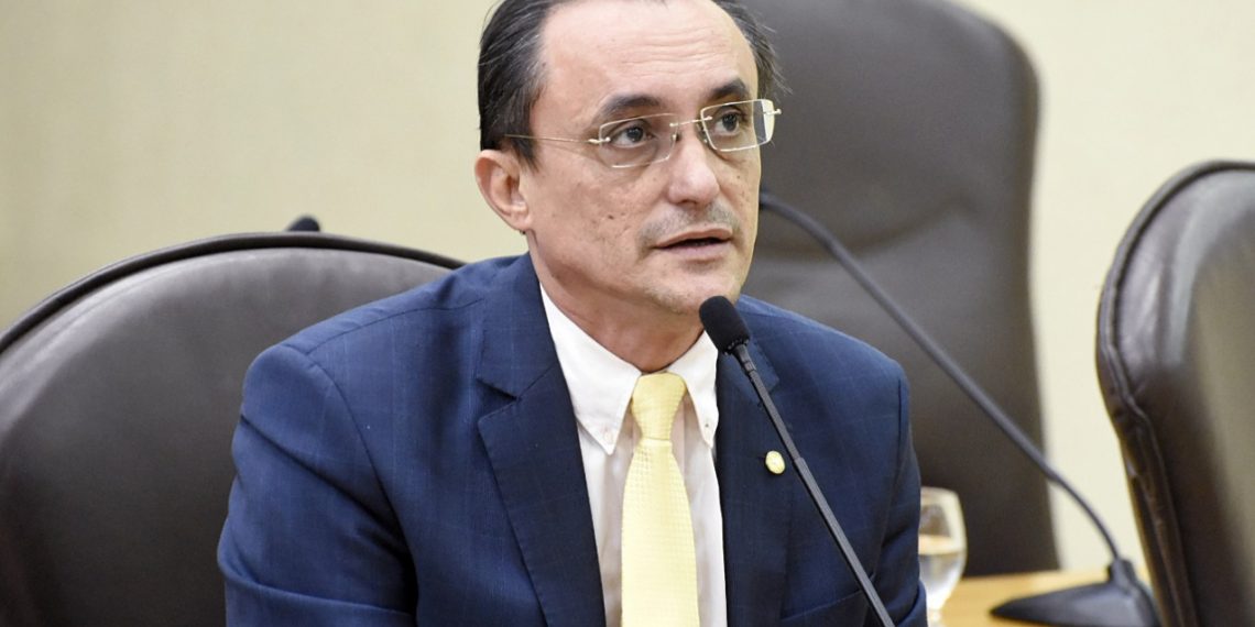 Souza sugere retomada parcial de determinadas atividades do Detran