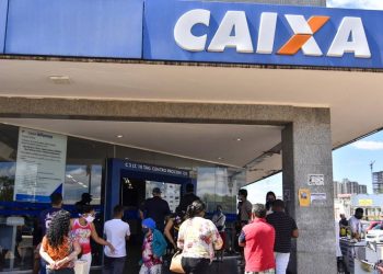 Caixa paga auxílio de R$ 600 a 7,3 milhões; Agências abrem neste sábado
