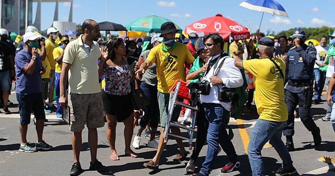 Canalhice: no ‘Dia Mundial da Liberdade de Imprensa’ Jornalistas são agredidos por Bolsonaristas