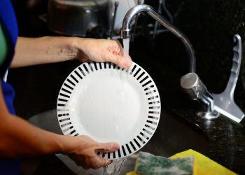 Domésticas estão entre as mais expostas à contaminação pela Covid-19