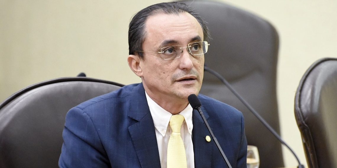 Souza solicita ações urgentes de combate ao coronavírus em Areia Branca