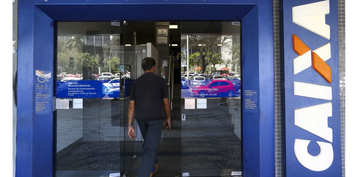 Caixa abre agências neste sábado para saques de auxílio em espécie