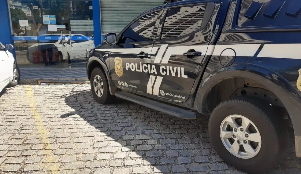 Criminosos invadem farmácia e arrombam caixa eletrônico no bairro do Tirol em Natal