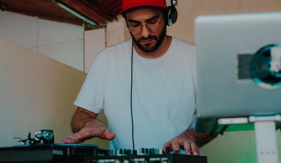 Festival de música online arrecada dinheiro para comprar alimentos para comunidades em situação de vulnerabilidade do litoral do RN