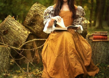 Aline Galeote faz referências a romances de época em seu novo livro “Até o Último Amanhecer”