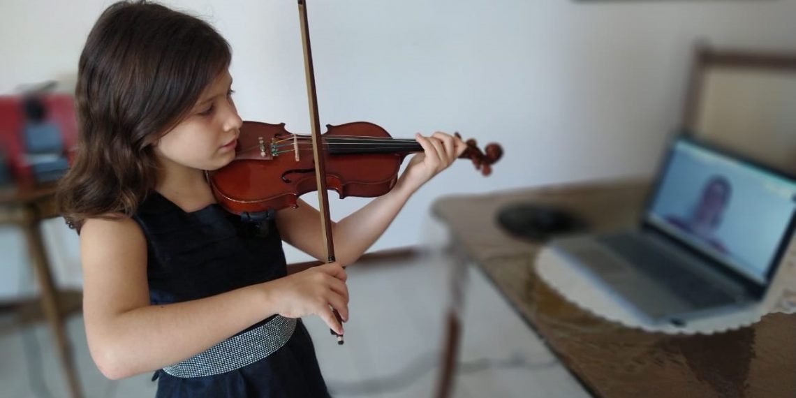 Dia dos Avós: Crianças violinistas farão recital online para idosos de dois abrigos neste domingo (26)