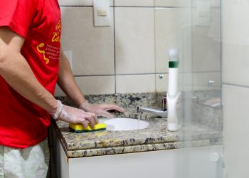 Artigo analisa divisão do trabalho doméstico na pandemia