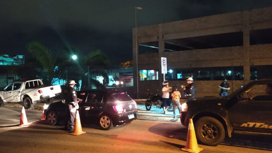 Lei Seca multa 36 motoristas na Zona Norte de Natal por se recusarem a soprar o bafômetro
