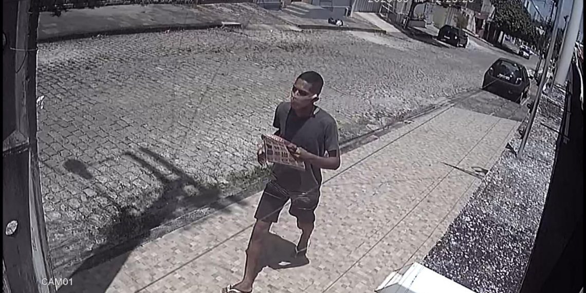 Polícia Civil divulga imagens e procura suspeitos por roubo de carro em Natal