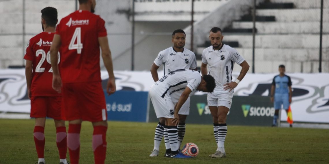 Cedric e Paulo Sérgio acertam rescisão e se despedem do ABC