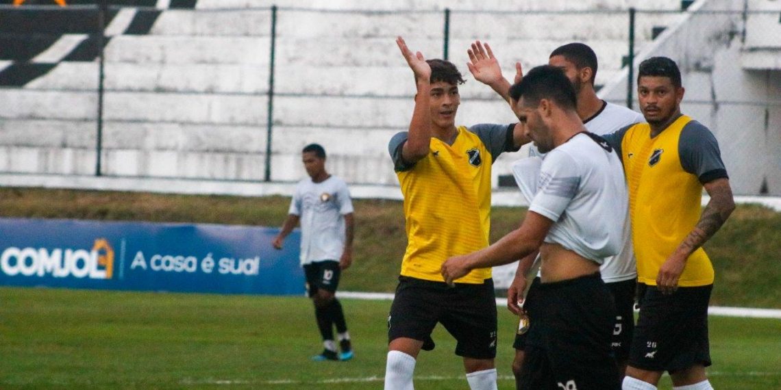 ABC: reapresentação com jogo-treino contra o Globo