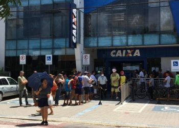 Caixa abre 17 agências para atender beneficiários do auxílio emergencial e saque de FGTS neste sábado (12) no RN