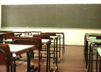 Justiça mantém decreto que suspende aulas presenciais na rede pública