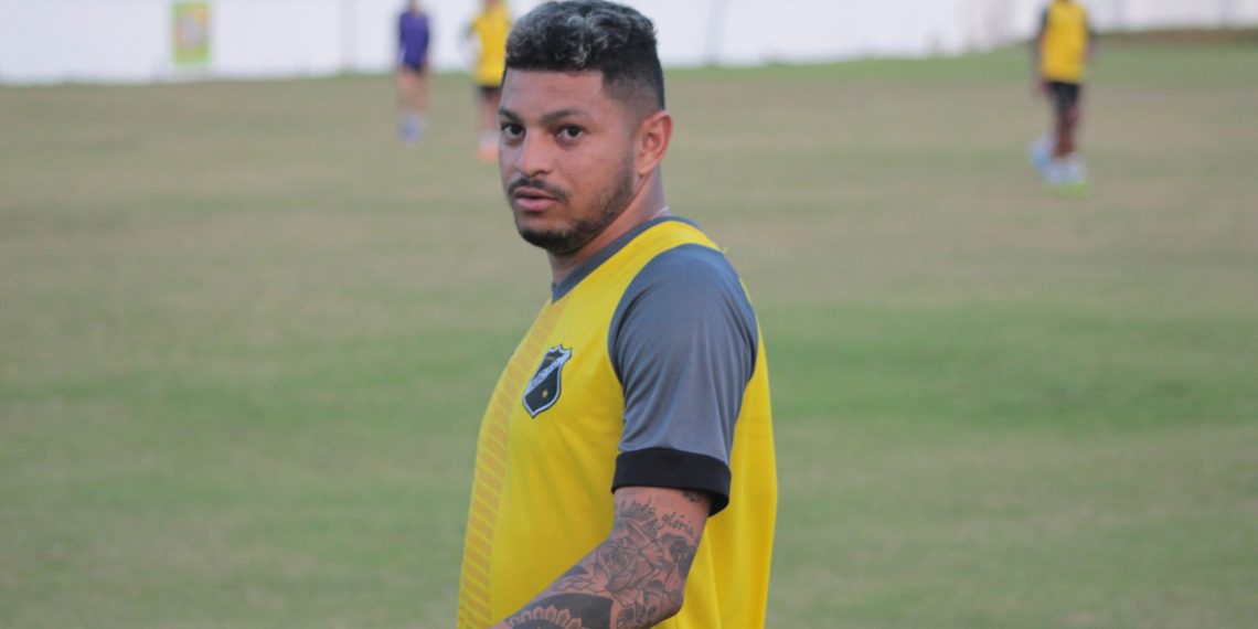 Felipe Alves recebe proposta e deixa o ABC