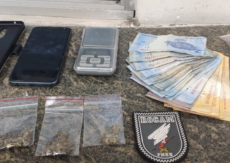 Polícia Militar prende suspeito de tráfico de drogas no Pajuçara