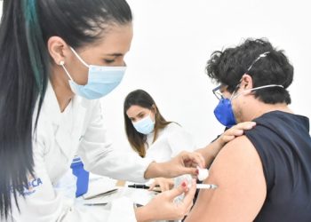 Natal contabiliza 9.944 vacinados e inclui mais categorias de profissionais da saúde nesta fase